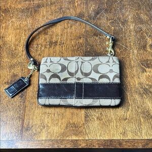 Coach‎ Wristlet Wallet